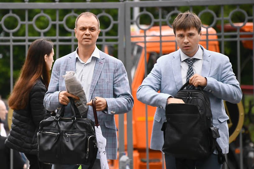 Адвокаты Иван Павлов (слева) и Евгений Смирнов