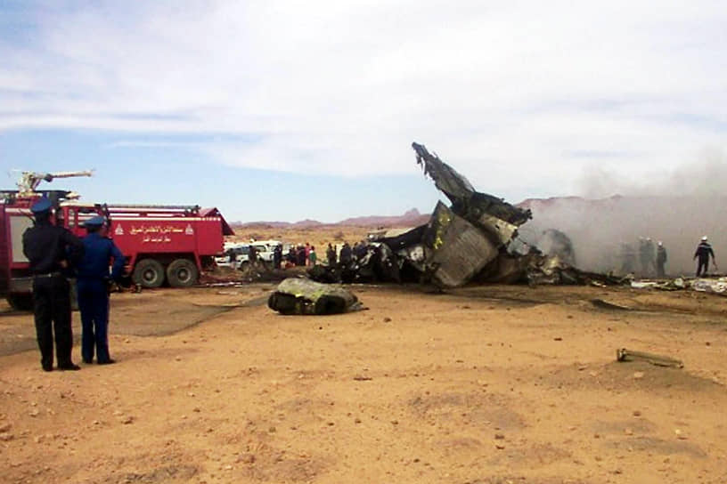 6 марта 2003 года военный Юсеф Джиллали в числе других пассажиров летел из алжирского Таманрассета в Гардаю. Из-за отказа двигателя при взлете самолет Boeing 737-200 (рейс 6289 компании Air Algerie) потерпел крушение в пустыне Сахара. Всего на борту находилось 97 пассажиров и шесть членов экипажа. Все, кроме Юсефа Джиллали, погибли