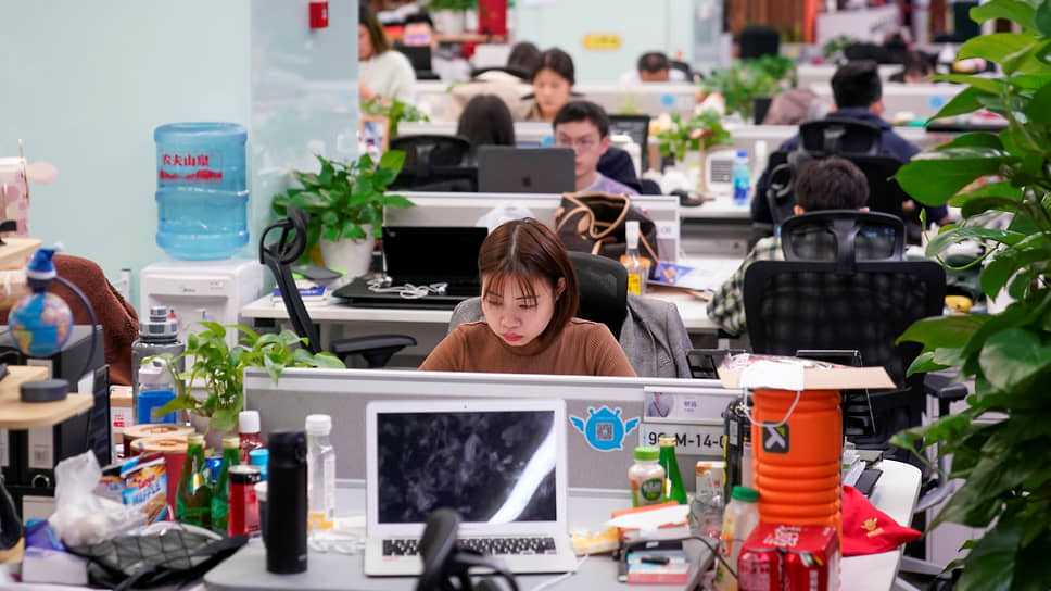 Как IT-сектор Китая учат работать по-новому