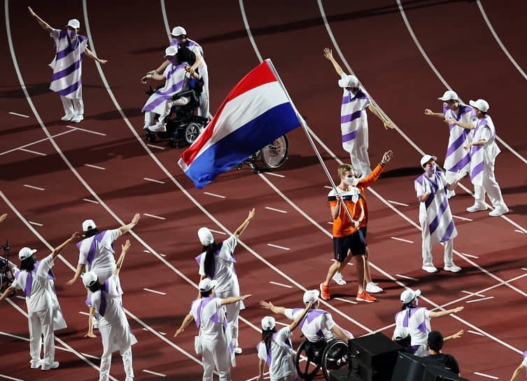 Знаменосец сборной Нидерландов