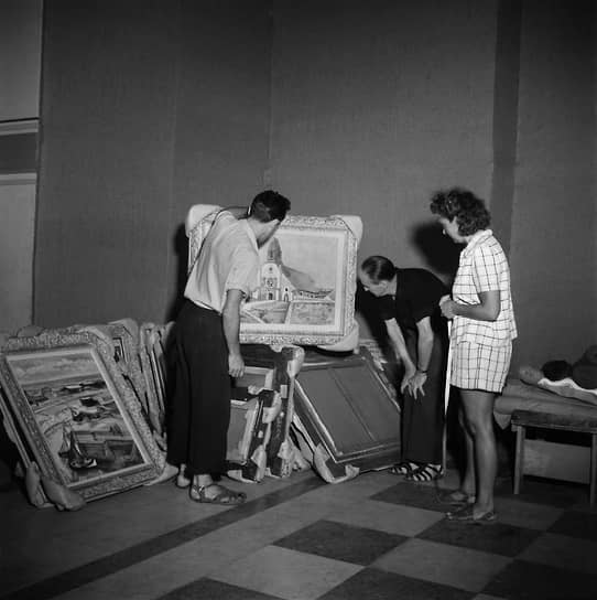 В 1946 году еще не существовало «Золотой пальмовой ветви», в качестве наград участникам кинофестиваля вручались картины