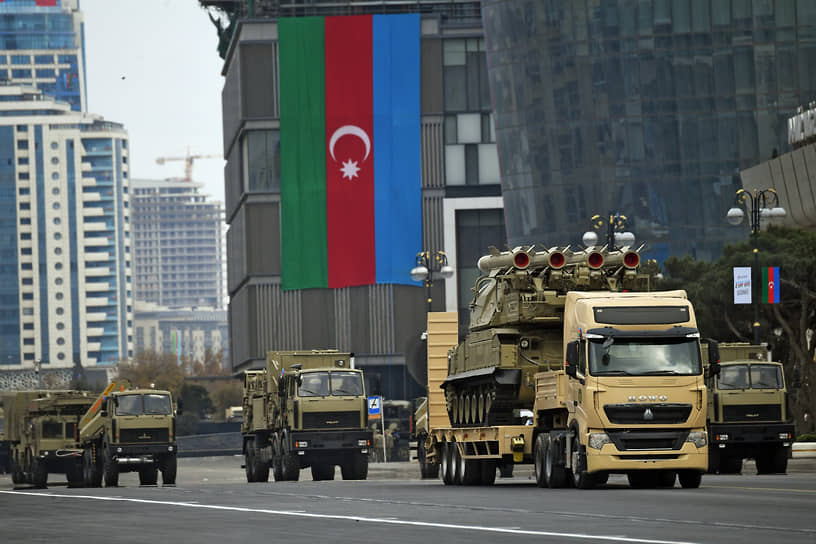 Военный парад в Баку в честь окончания боевых действий в Нагорном Карабахе