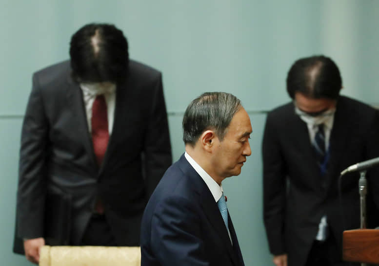 Уходящий премьер-министр Японии Ёсихидэ Суга