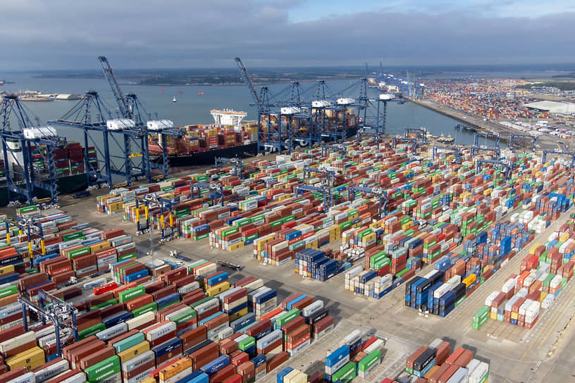В 2021 году цены на контейнерные перевозки выросли в несколько раз. Например, по состоянию на август текущего года, цена за перевозку 12-ти метрового контейнера из КНР в ЕС составила $14 тыс. Это почти в 10 раз больше, чем в 2020-м   
