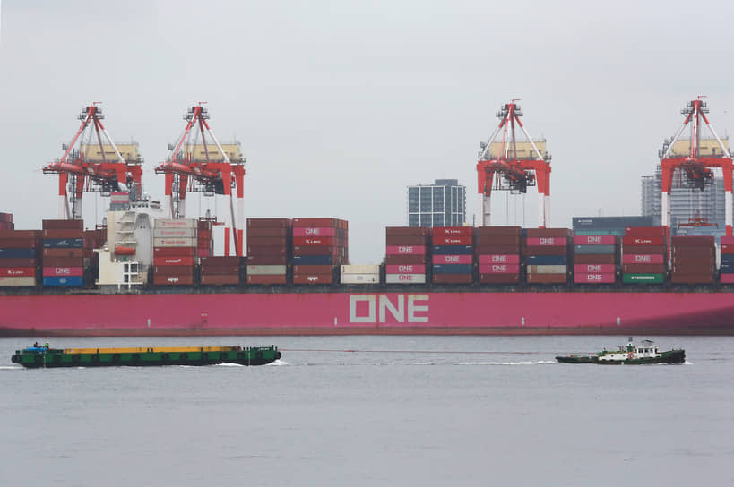 На порты Лос-Анджелеса и Лонг-Бич приходится около 40% всех грузовых контейнеров, приходящих в США по морю