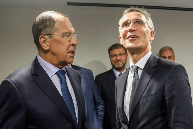 Глава МИД РФ Сергей Лавров и генсек НАТО Йенс Столтенберг уже никогда не увидятся в своем нынешнем качестве: последний уходит в отставку в начале 2022 года, а до этого отношения между Россией и НАТО восстановлены не будут