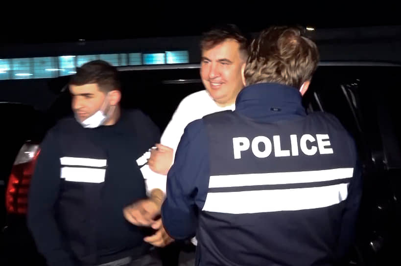 Бывший президент Грузии Михаил Саакашвили во время задержания 1 октября грузинской полицией