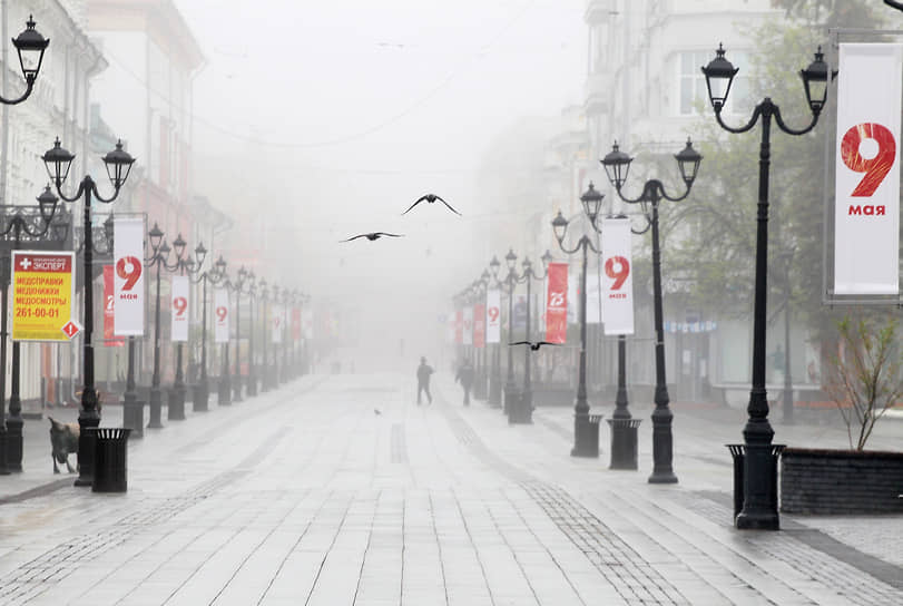 Пешеходная улица в Нижнем Новгороде накануне Дня Победы