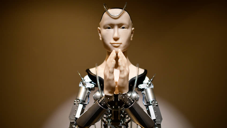 Робот, изображающий богиню милосердия Каннон