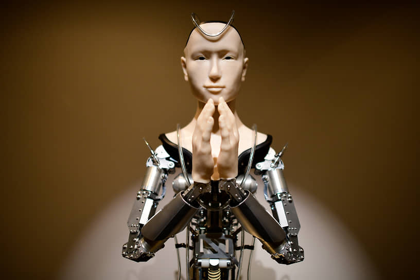 Робот, изображающий богиню милосердия Каннон