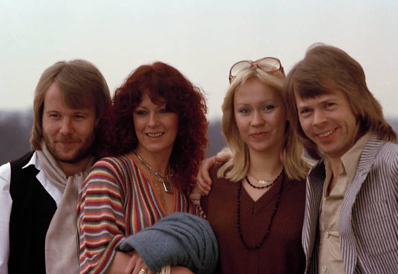 1977 год стал пиковым в карьере квартета. В начале года прошло мировое турне, в декабре вышел снятый в Австралии фильм «ABBA — The Movie». Музыканты переделали старый кинотеатр в звукозаписывающую студию Polar Music в Стокгольме, где позднее записывались Led Zeppelin, Genesis и другие известные группы