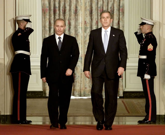 Президенты России и США Владимир Путин и Джордж Буш-младший в Белом доме