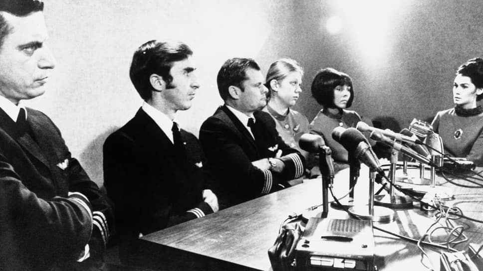 В Двух Километрах От Нового Года 1971 В Двух Километрах От Нового Года 1971
