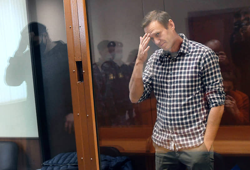 Оппозиционер Алексей Навальный на рассмотрении апелляционной жалобы о замене условного срока на реальный