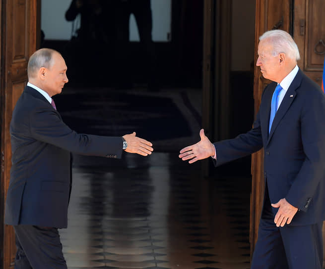 Президент России Владимир Путин и президент США Джо Байден на российско-американском саммите