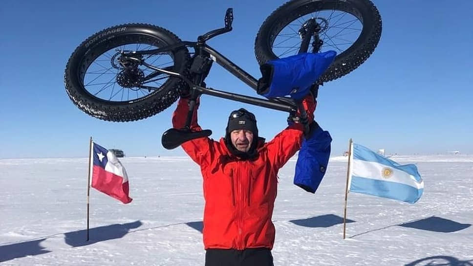 Леонид Богуславский — фанат триатлона. Даже на Южный полюс он попал на велосипеде