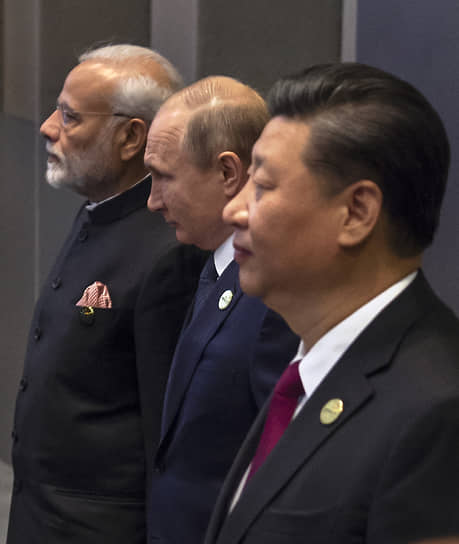Россия оказалась в непростой ситуации: ее союзники, два азиатских гиганта — Индия и Китай — оказались по разные стороны баррикад, и теперь приходится вести крайне тонкую игру, чтобы не затронуть жизненные интересы той или другой страны