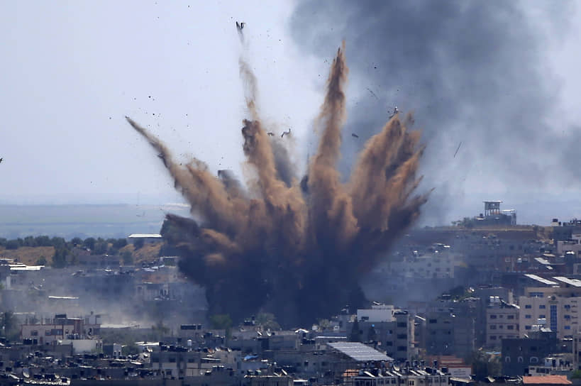 &lt;b>Обострение конфликта между Израилем и Палестиной&lt;/b>
&lt;br>10 мая палестинское движение «Хамас» начало массовые ракетные обстрелы в сторону Израиля с территории сектора Газа. В ответ армия обороны Израиля также нанесла авиаудары по палестинской территории. С обеих сторон погибли более 200 человек. 21 мая стороны договорились о прекращении огня
&lt;br>Заметность: 9 074