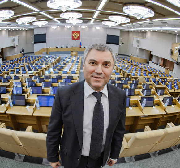 Председатель Госдумы Вячеслав Володин дает интервью в здании Госдумы, 2017 год