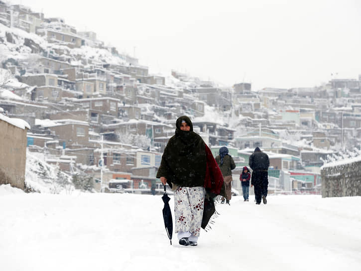 5-10 февраля 2017 года в Афганистане из-за схода лавин, вызванных сильными морозами и снегопадами, погибли более 190 человек. Непогода затронула 22 провинции. Наибольшее число жертв было обнаружено в городе Нуристан