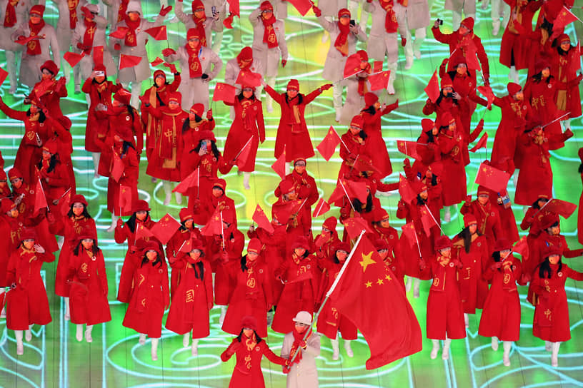 Олимпийская команда КНР во время парада атлетов на церемонии открытия