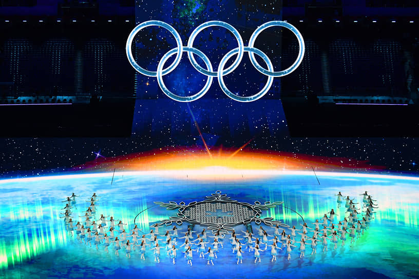 Участники шоу на церемонии открытия Олимпиады 