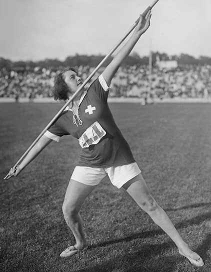 Франческа Пьянзола, (сборная Швейцарии) в метании копья завоевала два «серебра» (1921, 1923 годы) и одно «золото» (1922 год) в Монте-Карло и «золото» Женских Олимпийских игр 1922 года в Париже