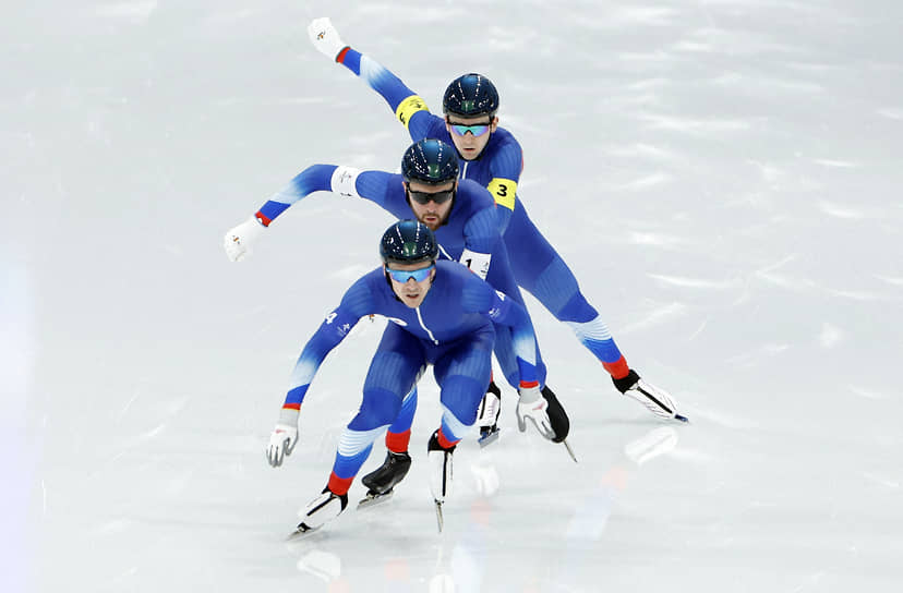 Россияне Даниил Алдошкин, Сергей Трофимов и Руслан Захаров в финальной командной гонке