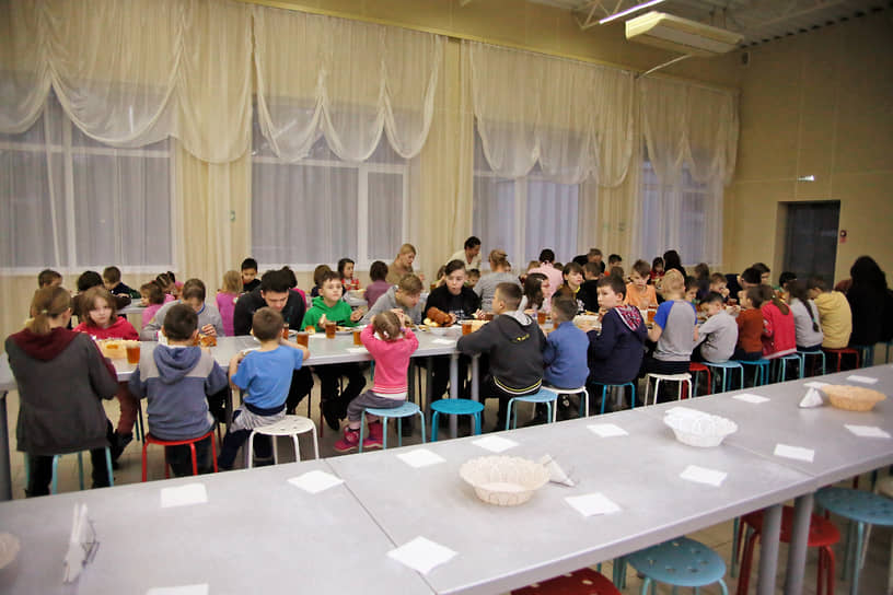 В Ростовской области комитет по молодежной политике открыл регистрацию волонтерам для помощи эвакуированным из самопровозглашенных Донецкой и Луганской народных республик