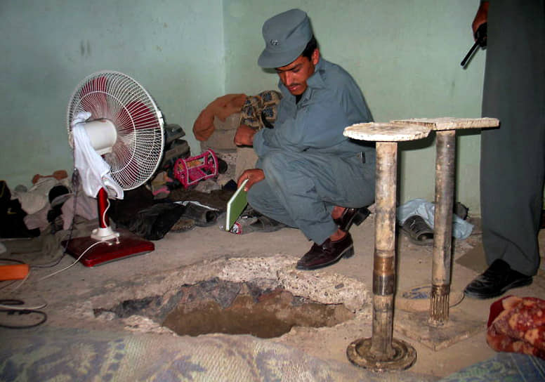 В 2011 году из тюрьмы в городе Кандагар в Афганистане сбежали почти полтысячи арестантов: 476 заключенных скрылись через подземный ход. Тоннель длиной более 300 метров был прорыт из дома вблизи стен исправительного учреждения. Среди бежавших — боевики и командиры Талибана (движение запрещено в РФ). Похожий побег произошел в июне 2008 года: на контрольно-пропускном пункте тюрьмы взорвался смертник,  после чего на свободе оказались 1 тыс. преступников 