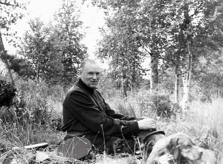 Маршал, дважды Герой Советского Союза Константин Рокоссовский на охоте, 1960-е годы