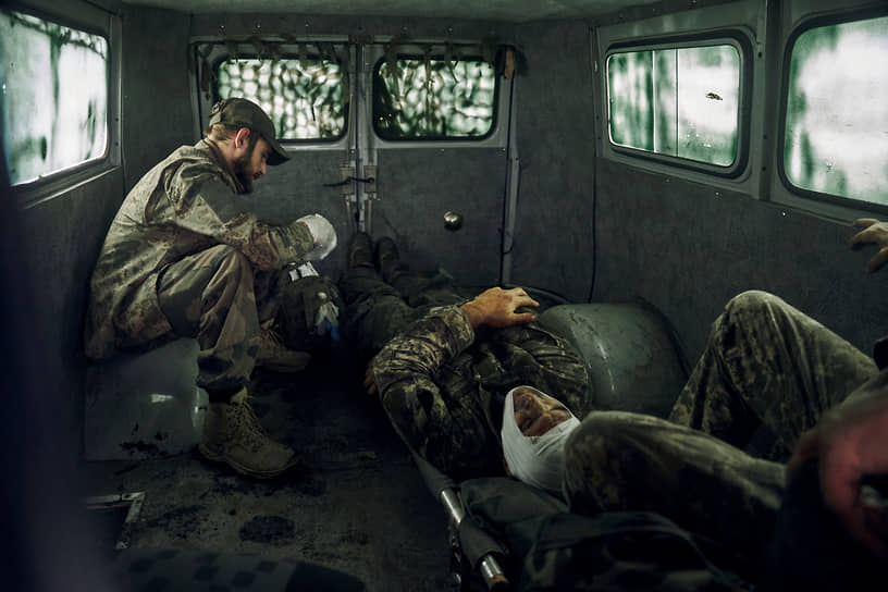 Раненые украинские военные в Харьковской области