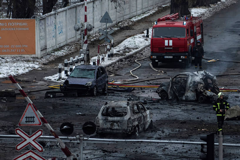 Одна из улиц Киева после обстрелов