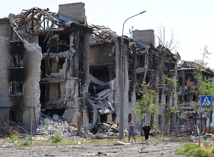 Разрушенные жилые дома в городе Северодонецк