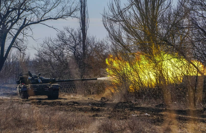 Военнослужащие Народной милиции ДНР в районе линии соприкосновения в поселке Марьинка Донецкой области