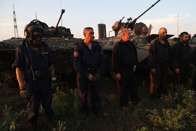 Военнослужащие добровольческого подразделения «Пятнашка» на полигоне в ДНР