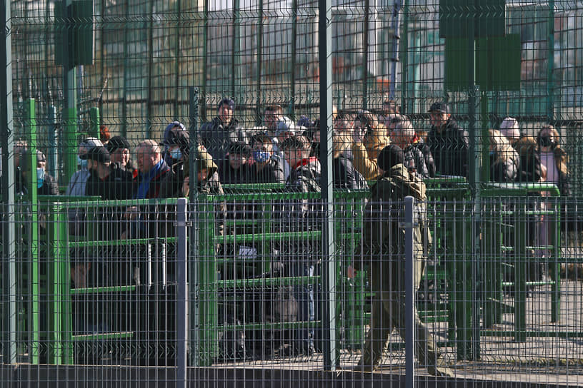 Скопление людей на польско-украинской границе