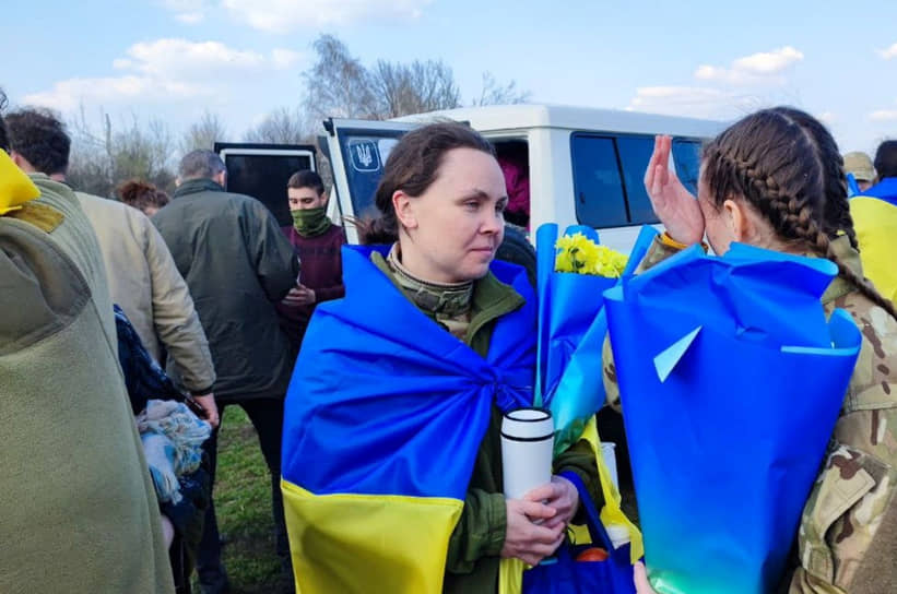 В результате обмена военнопленными на Украину вернулись 80 мужчин и 20 женщин