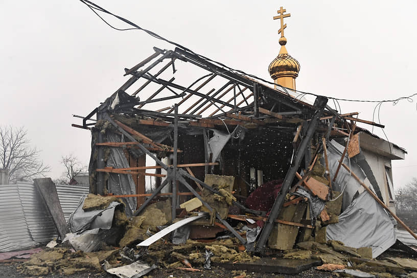 Разрушенный православный храм Святителя Николая в селе Новоигнатьевка Донецкой области