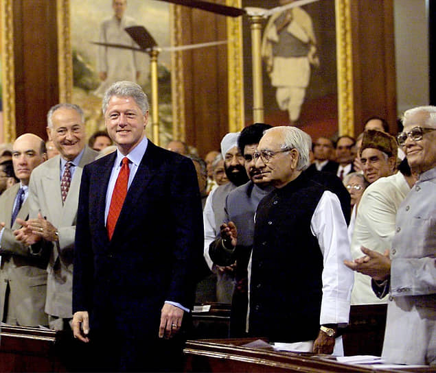 Во время визита в Индию в марте 2000 года президент США Билл Клинтон выступил в парламенте страны в речью. Парламентариям больше всего понравились следующие его слова: «Только Индия может определять свои интересы. Только Индия может знать, действительно ли сегодня она в большей безопасности, чем до испытаний»