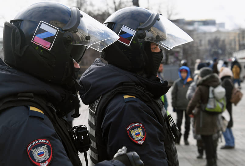 В Москве, по информации ГУВД, было задержано 300 человек. По данным «ОВД-Инфо» (имеет статус иноагента) — 354