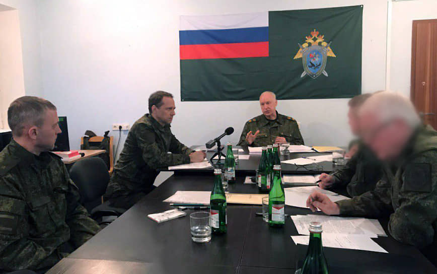 Председатель СКР Александр Бастрыкин (в центре) на совещании в ДНР
