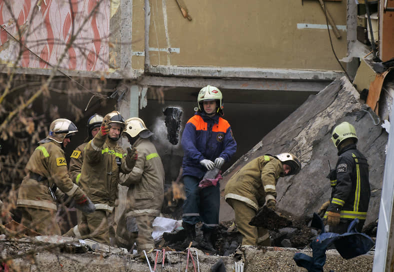 Последствия взрыва бытового газа в пятиэтажном доме в Ступино 