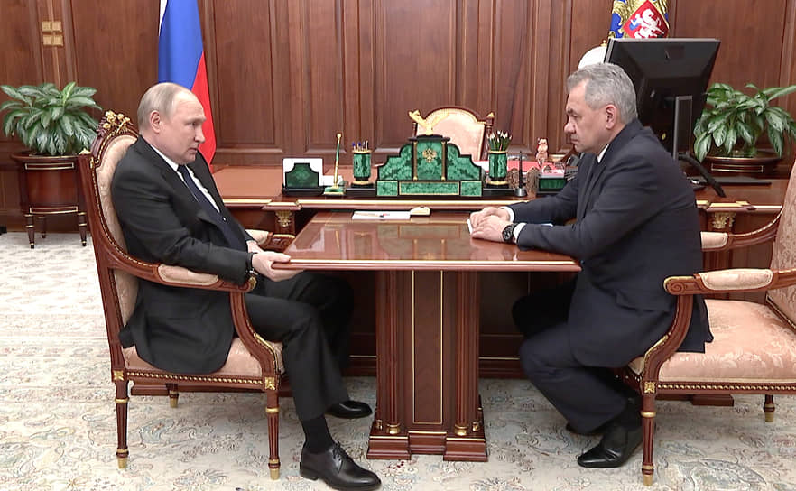 Встреча президента России Владимира Путина с министром обороны РФ Сергеем Шойгу