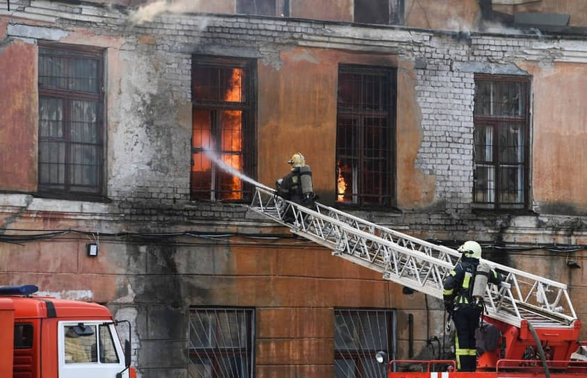 Пожар в здании Центрального научно-исследовательского института войск воздушно-космической обороны в Твери