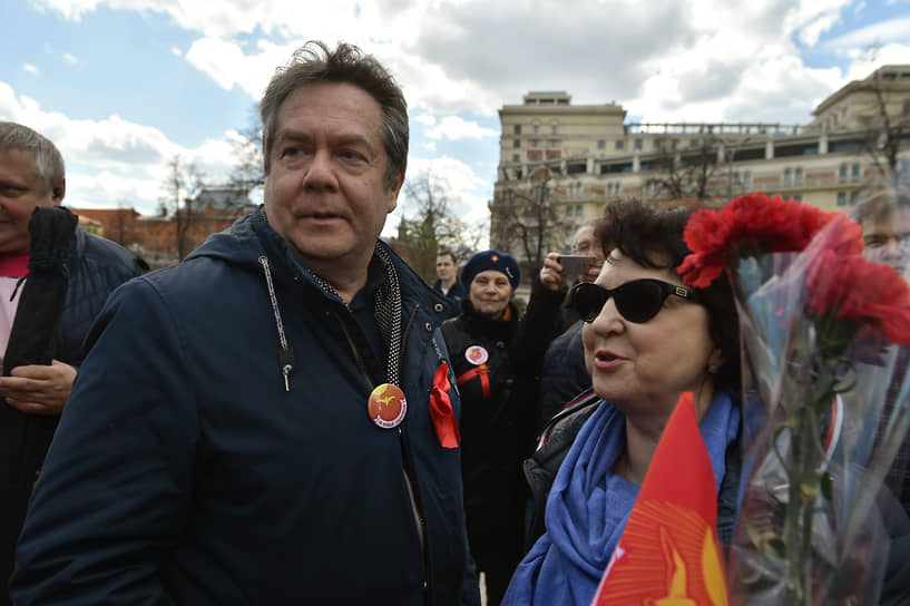 Политолог, общественный деятель Николай Платошкин (слева) на митинге в Москве
