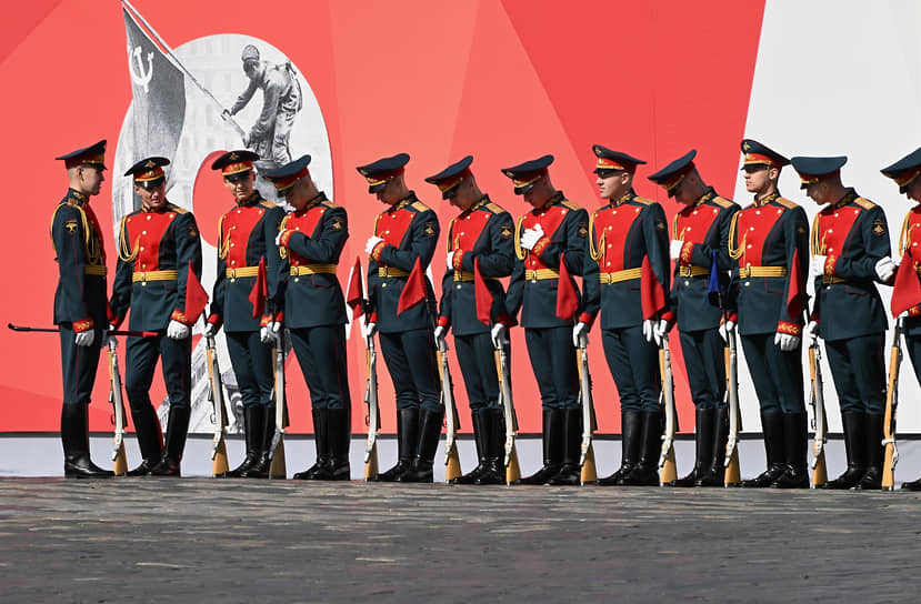 Военнослужащие на генеральной репетиции парада Победы на Красной площади