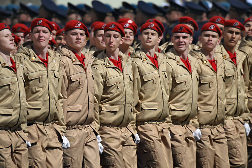 Расчет Всероссийского военно-патриотического общественного движения «Юнармия» на параде в Москве