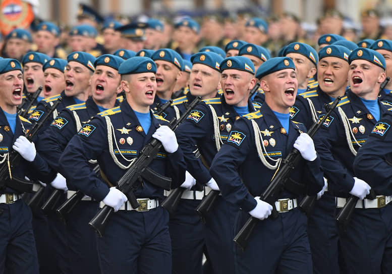 Военный парад на Красной площади в Москве