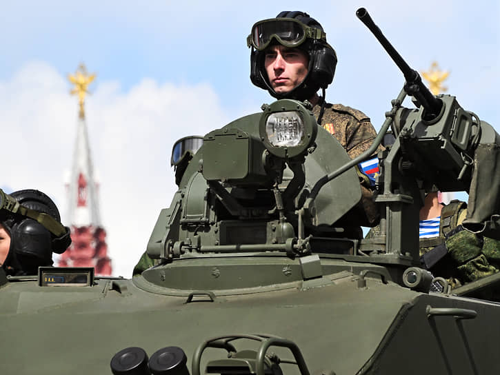 Военнослужащий-участник праздничного парада в Москве